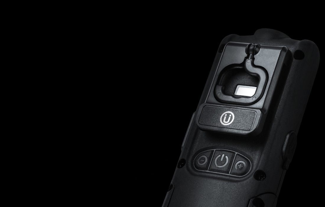 Latarka LED Superfire G12 jako oświetlenie warsztatowe